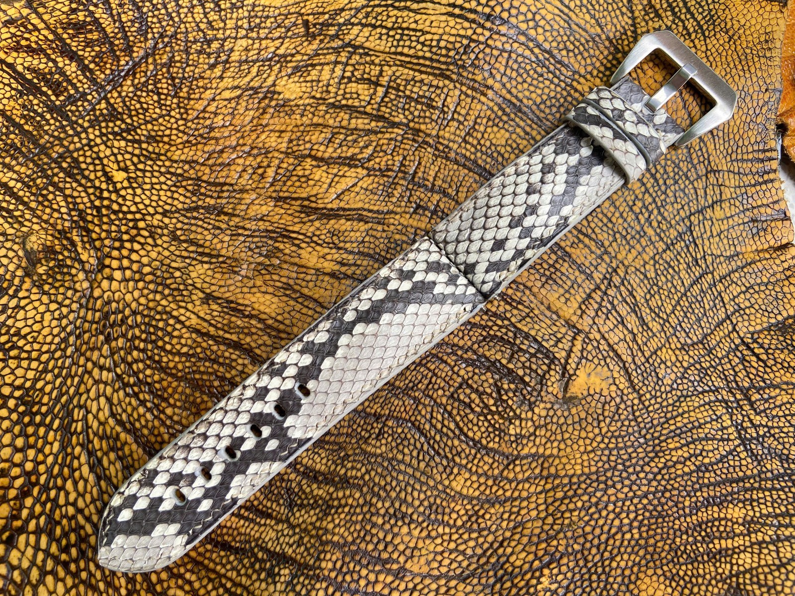 black white Snake Leather Watch Strap Band 14 16 18 19 20 21mm 22mm 23 24mm 26mm