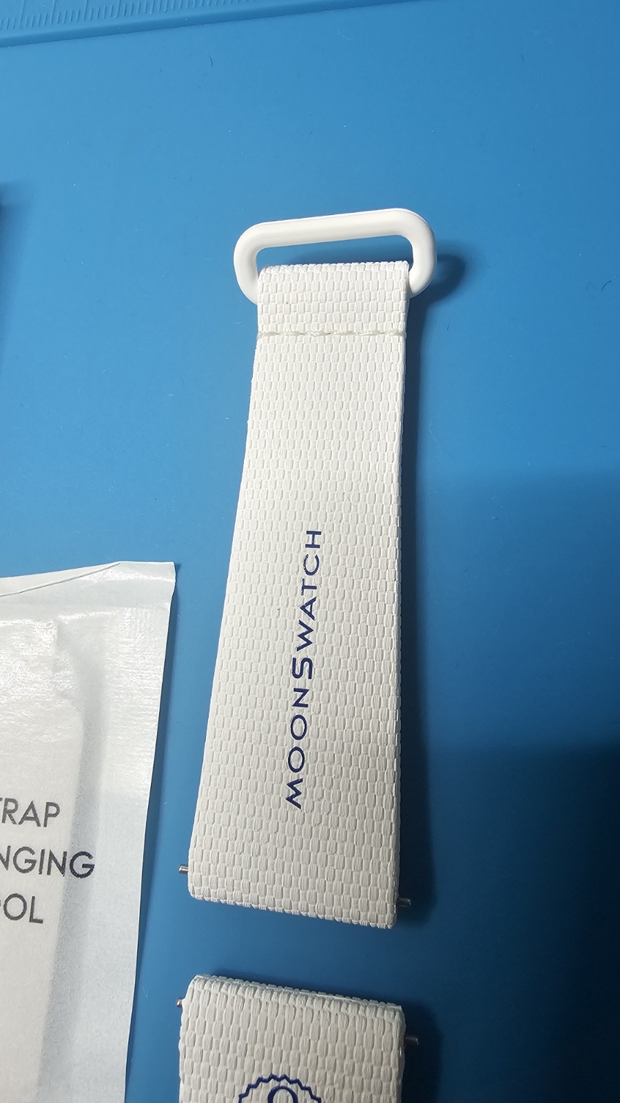 Omega X Swatch MOONSWATCH Strap WHITE/ DARK BLUE RUBBER Sz L (6.7-7.5 inches