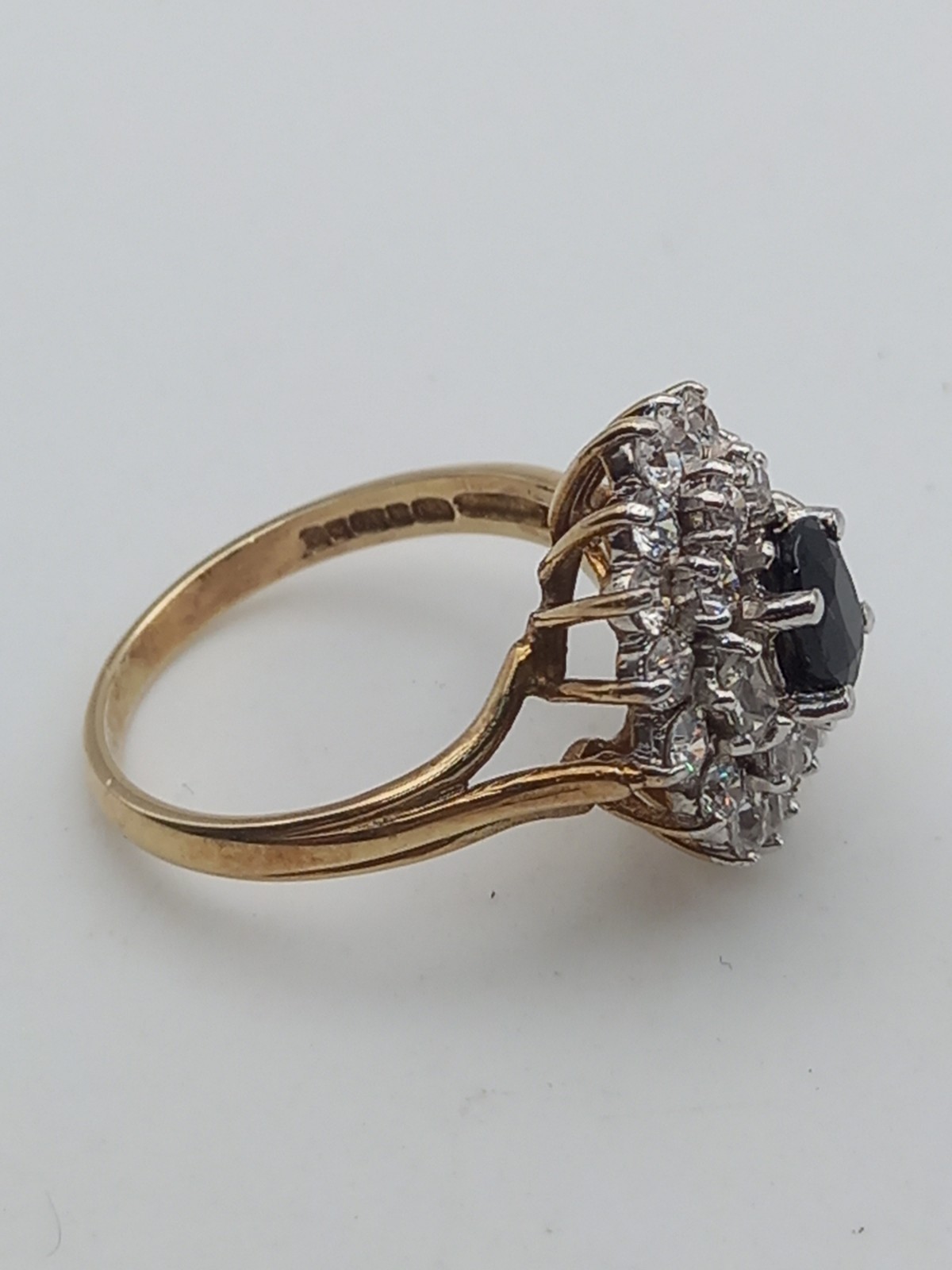 9ct Gold Lab CZ & Sapphire Cluster ring 3.3 grams size K