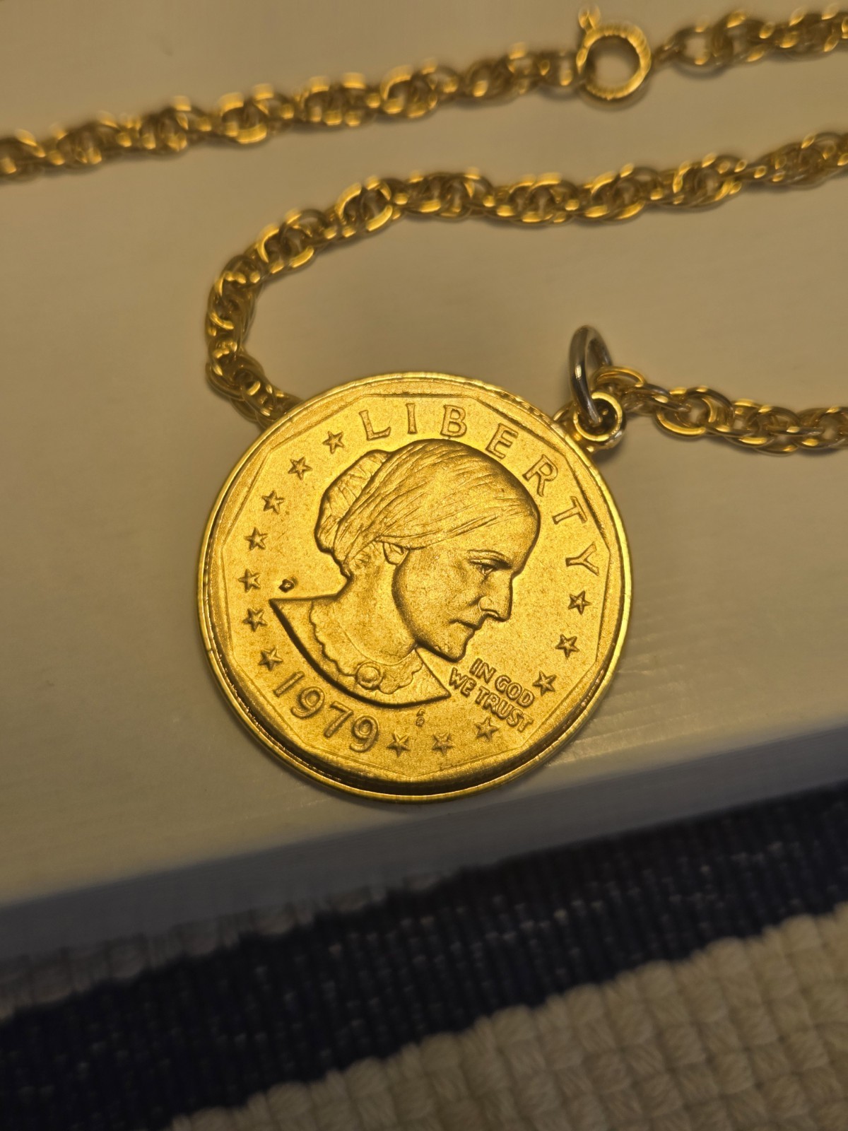 1979 Susan B Anthony Dollar Coin Necklace 18” Gold Tone Chain Vintage Pendant