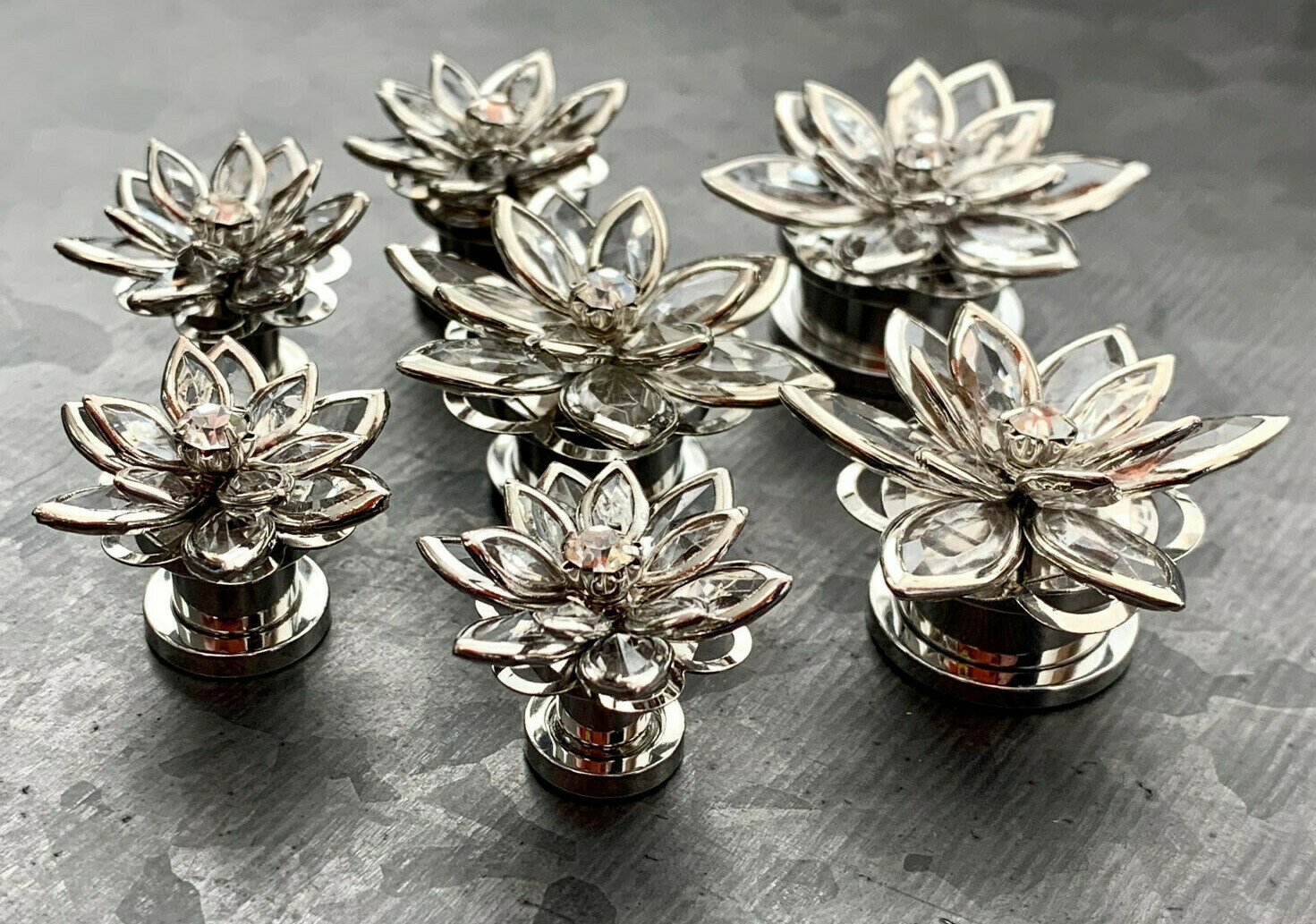 PAIR Crystal Petals Flower Steel Screw Fit Tunnels Plugs Earlets Gauges
