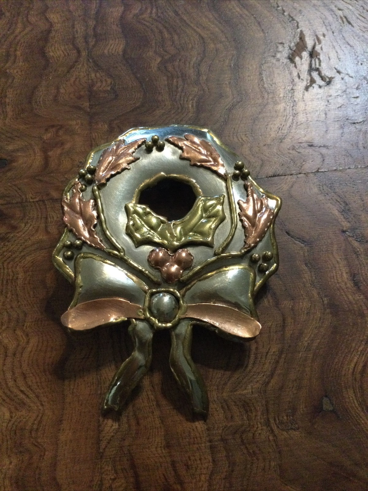 Vintage Christmas Wreath Gold, Silver, And Brass Tone Dual Pendant Or Brooch Pin