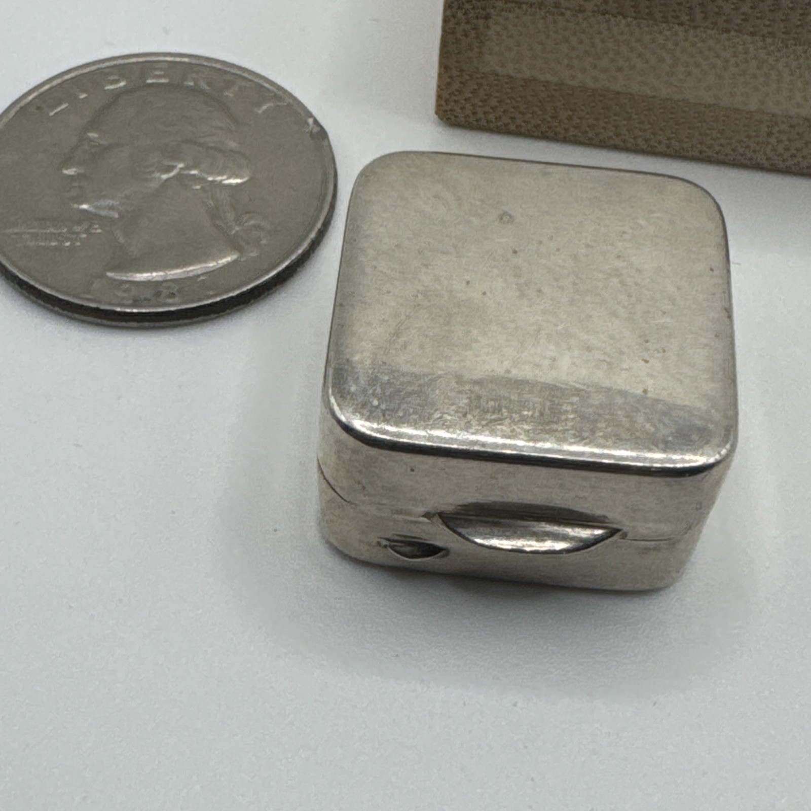 800 Silver Pill Box