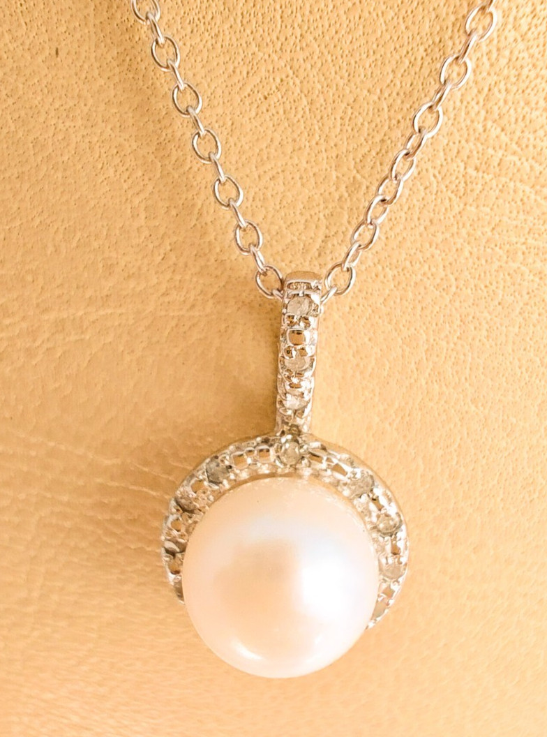 925 Silver Pearl & Genuine Diamond Pendant Necklace • 8mm • 18″ Chain • 2.80g