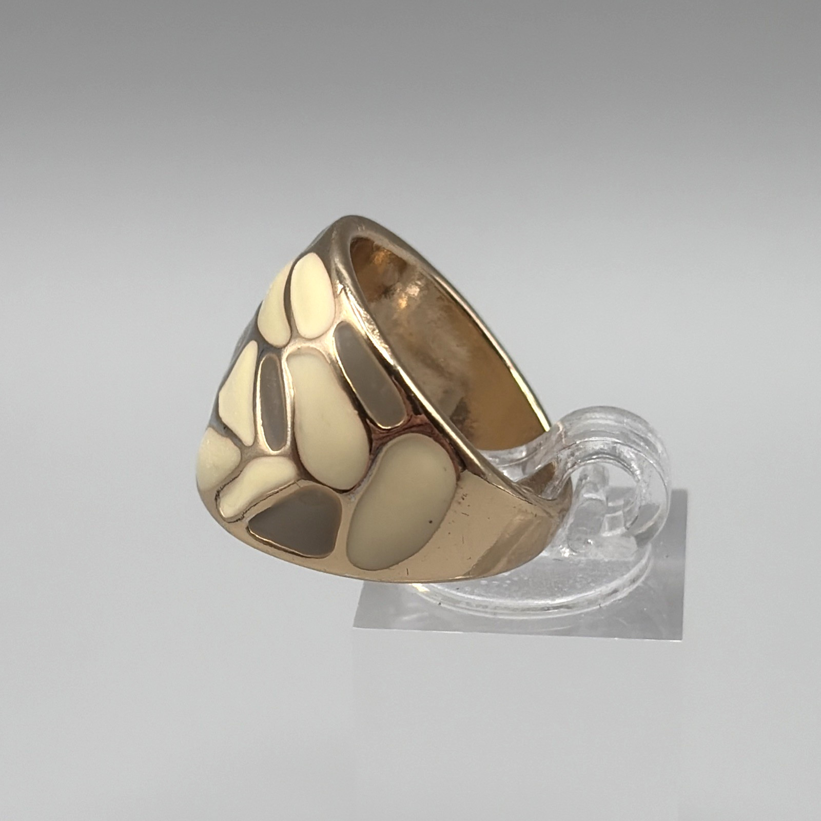 Vintage Enamel Dome Ring Gold Tone Cream Beige Mosaic Stained Glass Style – 7.5
