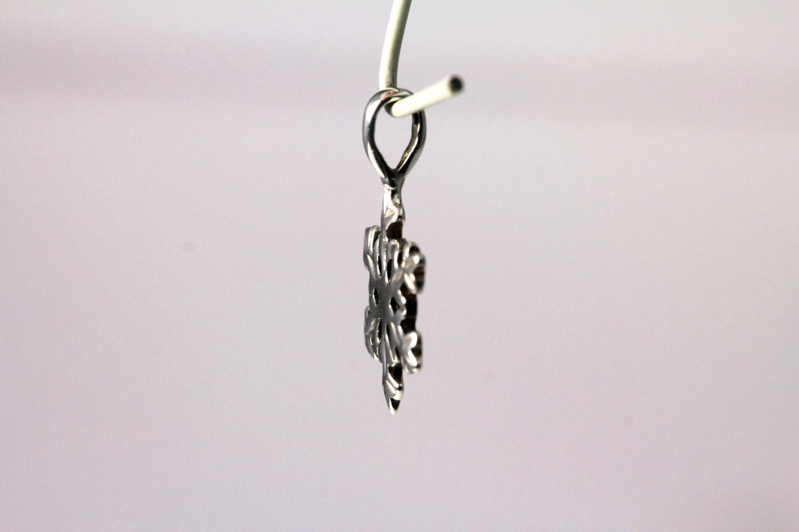 925 Sterling Silver Snowflake Pendant with Attached Bail (PEN3806)