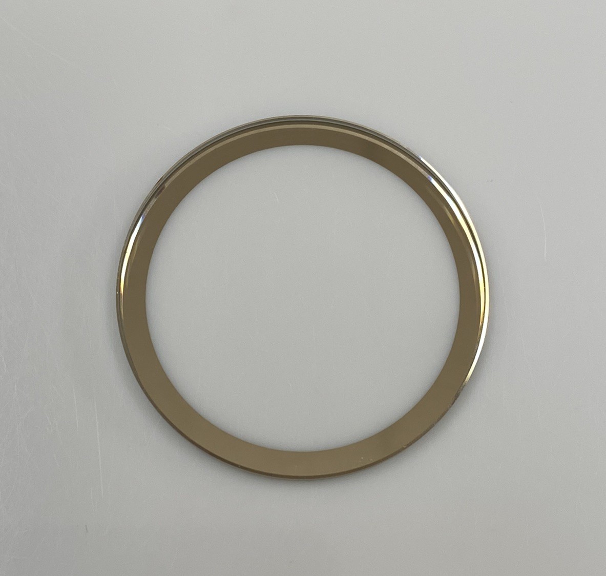 (37.4mm x 2.50mm): 2.8mm Gold Crystal to fit Movado Bold MB.01.1.34.6232/6136