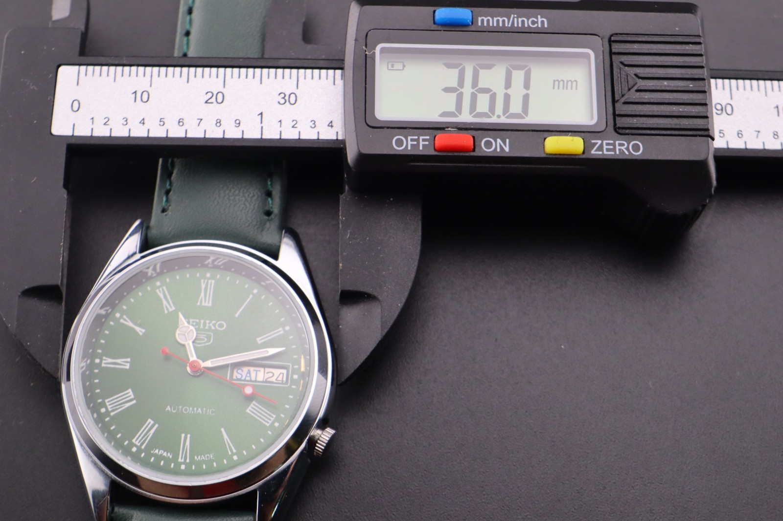 Vintage Seiko 5 Automatic 7009A Japan Made Men’s Wrist Watch, Day/Date
