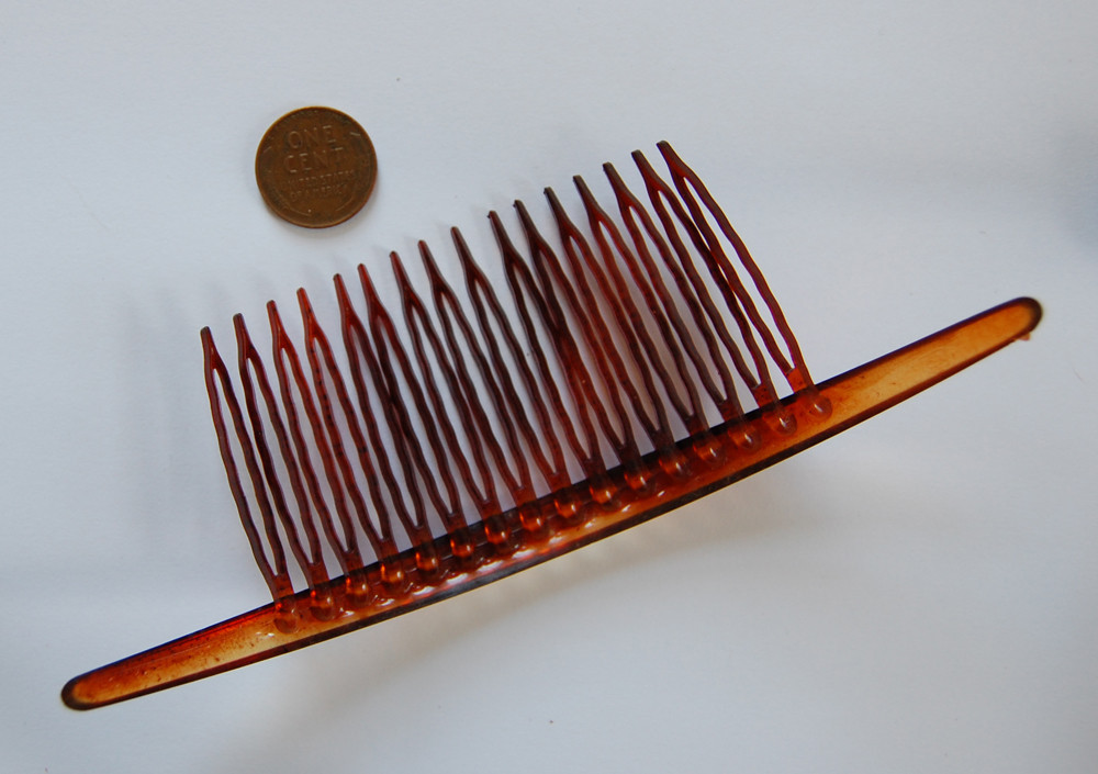 VINTAGE LARGE BIG CURVED TORTOISE PLASTIC COMB RETRO DEAD STOCK BROWN