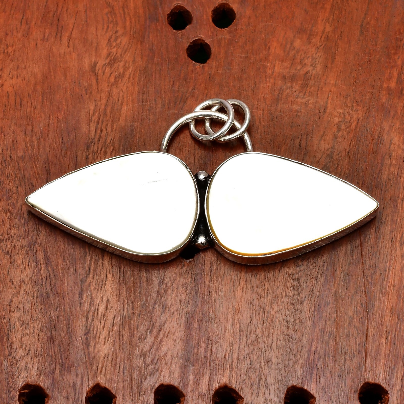 Mother Of Pearl Gemstone 925 Sterling Silver Handmade Jewelry Pendant 1.56″