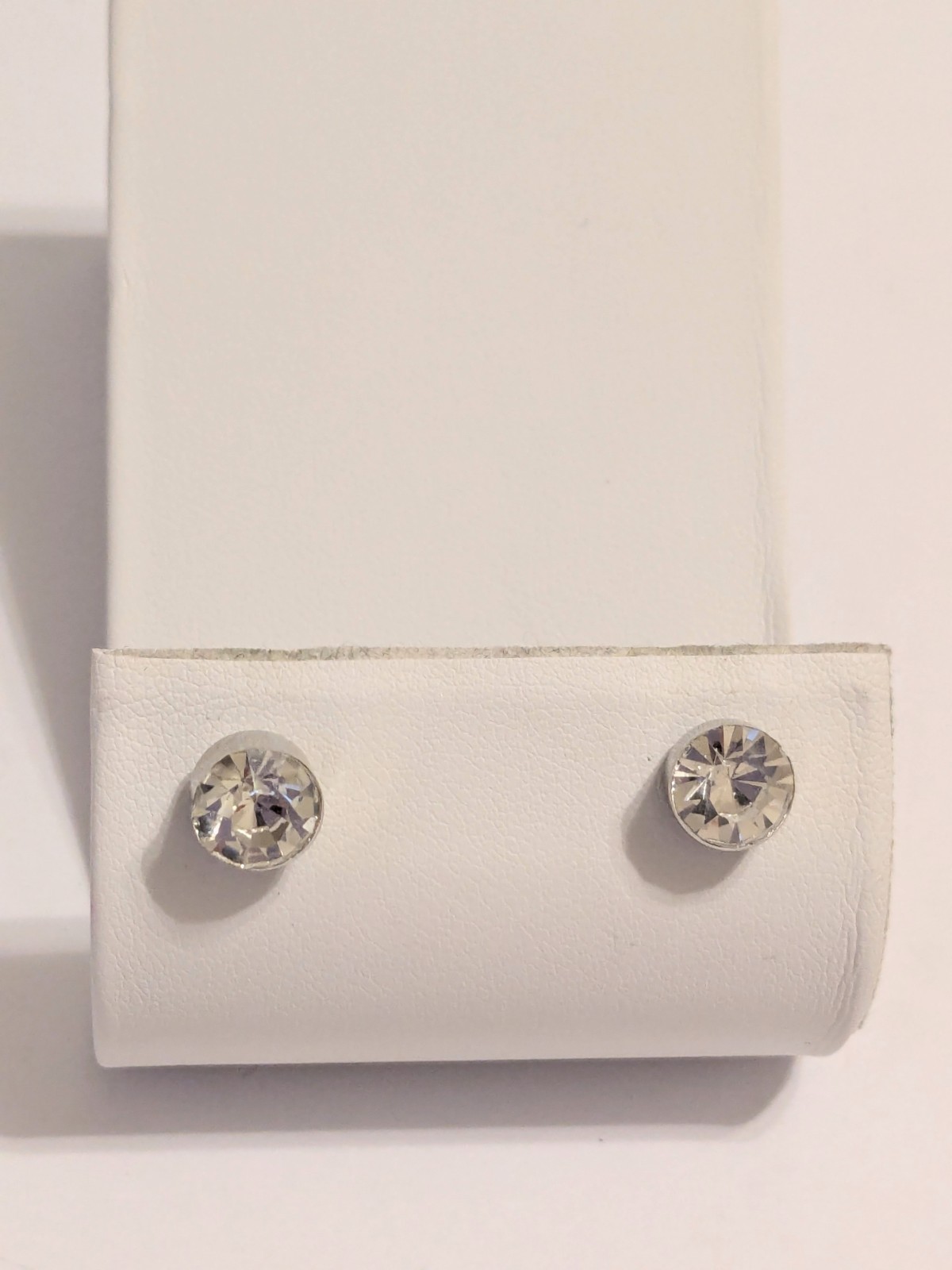 Silver Tone Faceted Glass Round Stud Earrings. Minimalist. Modern. 1/4″.