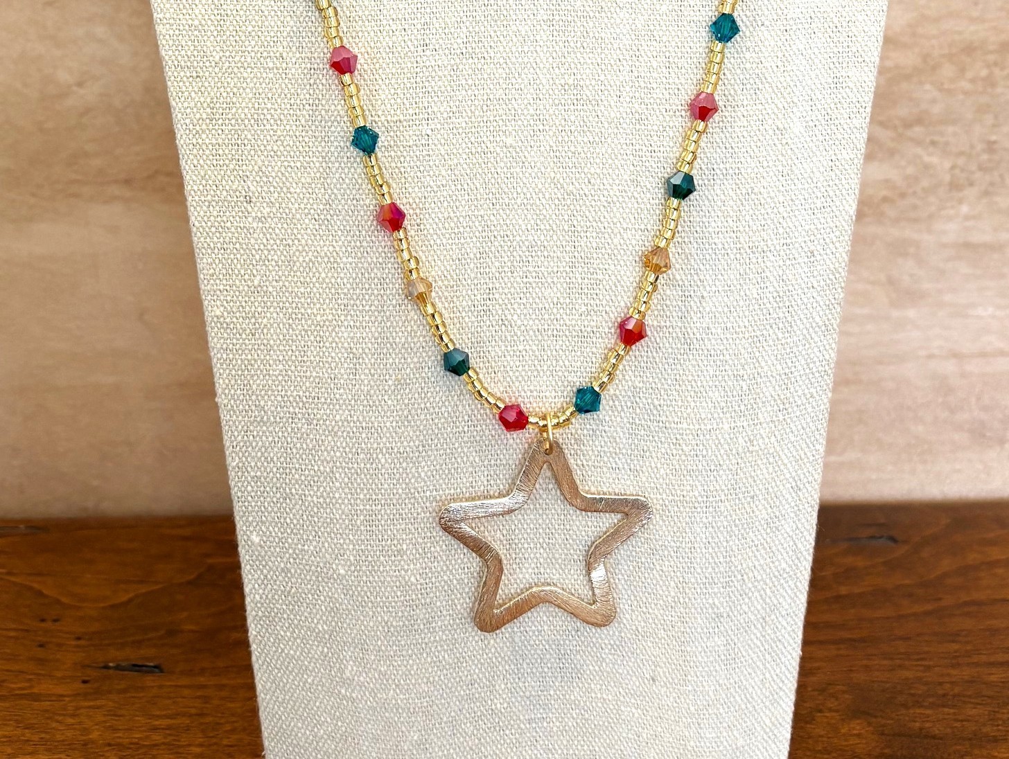 Brushed Gold Star Necklace with Red, Green & Gold Beaded Crystals – NEW