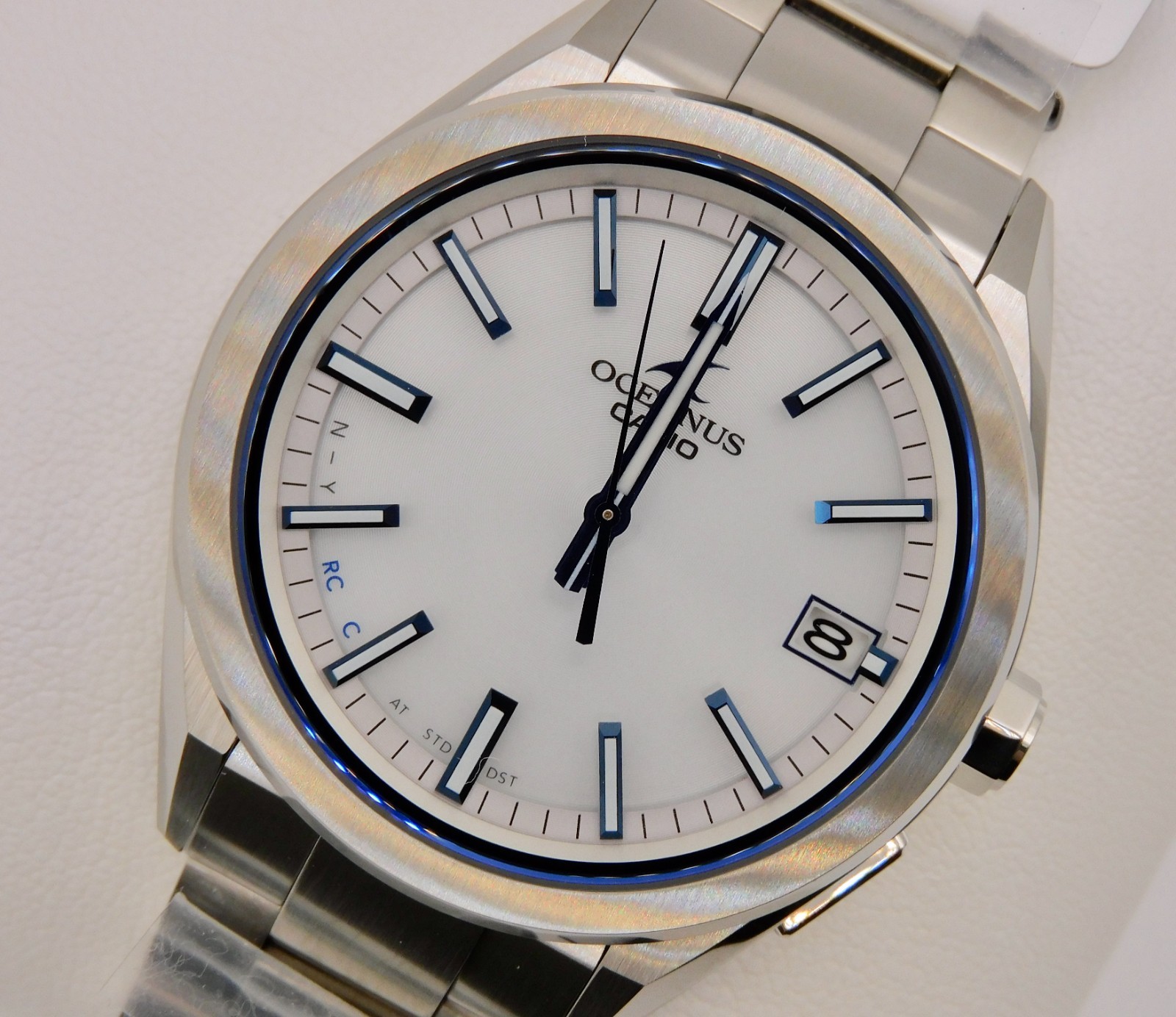 NEW CASIO OCEANUS OCW-T200S-7AJF White Dial Bluetooth Solar Mens Watch in BOX