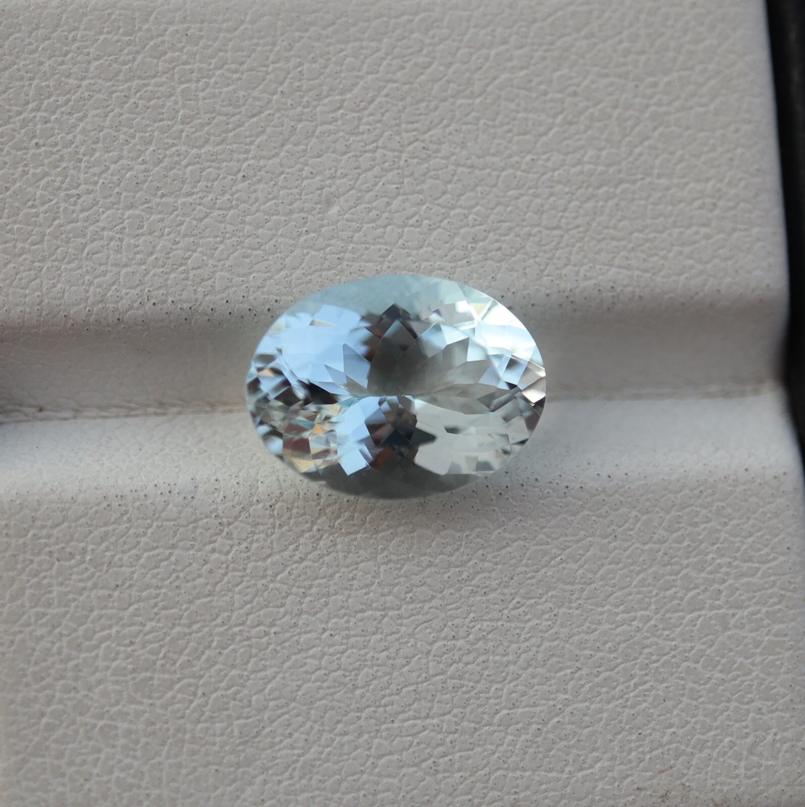 3.3 Cts 11.6×8.7 MM Natural Light Blue Aquamarine Faceted Oval Gemstone
