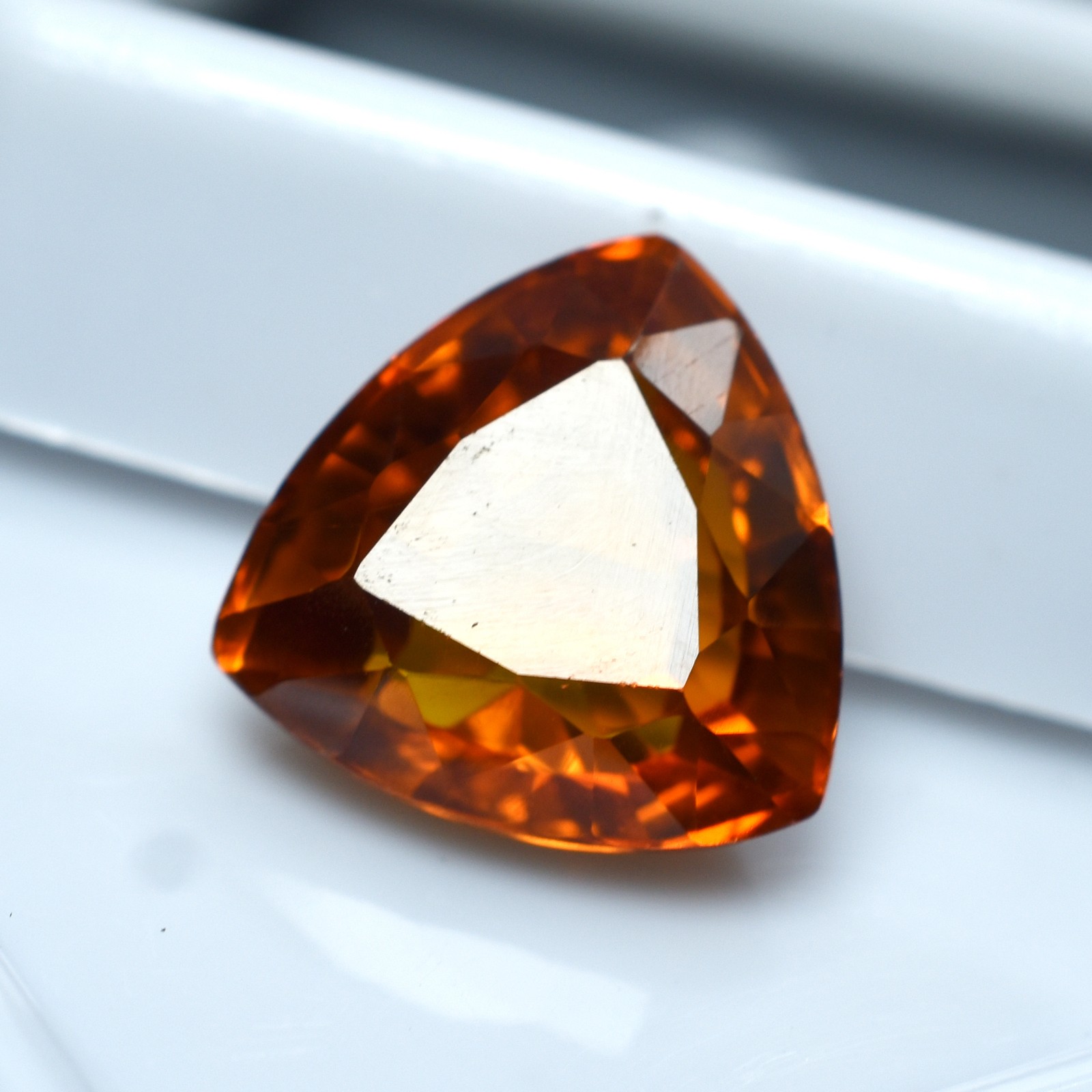 NATURAL Beautiful Orange SAPPHIRE Trillion Cut 10.80 Ct Gemstones CERTIFIED