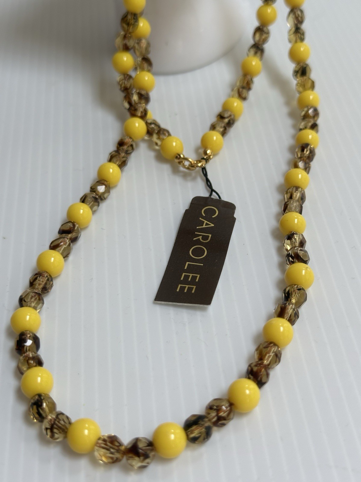 VINTAGE 1970s CAROLEE YELLOW BROWN ACRYLIC FACETED GLASS BEADS 40”LONG NECKLACE