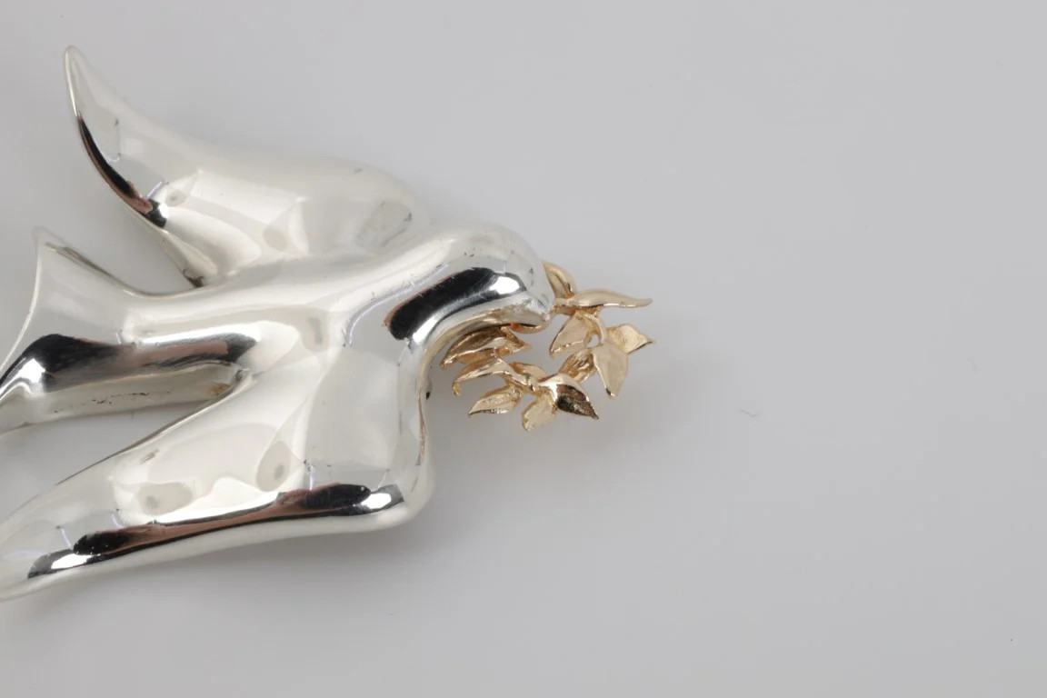 925 Silver 14K Yellow Gold Peace Dove With Olive Branch﻿ (10.00g.)
