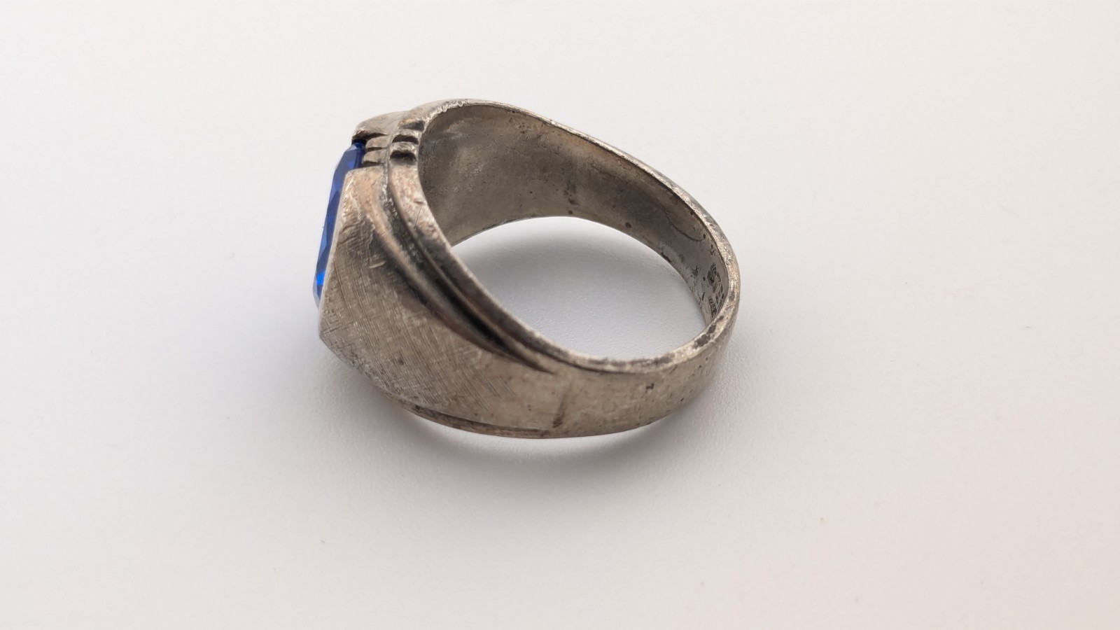 Vintage Sterling Silver Ring Deep Blue Stone Mens Signet C&C Size 9.25-9.5 READ