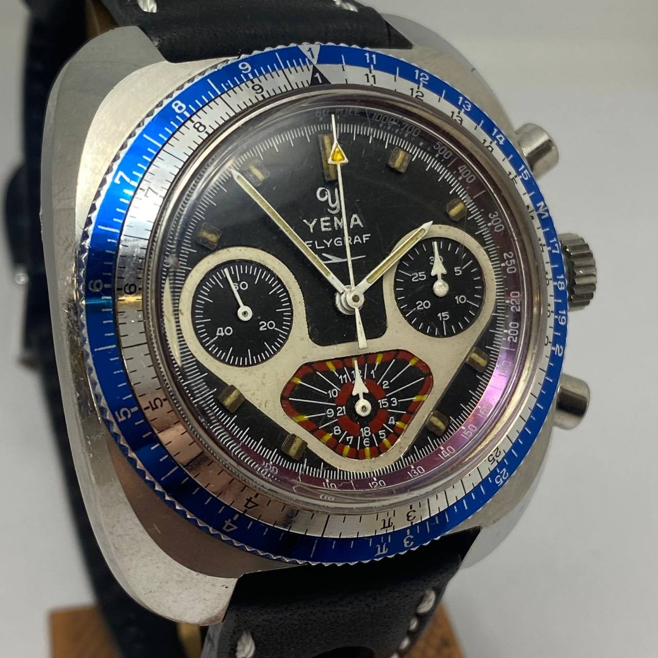 VINTAGE YEMA FLYGRAF CHRONOGRAPH MANUAL WIND VALJOUX 7736 39MM