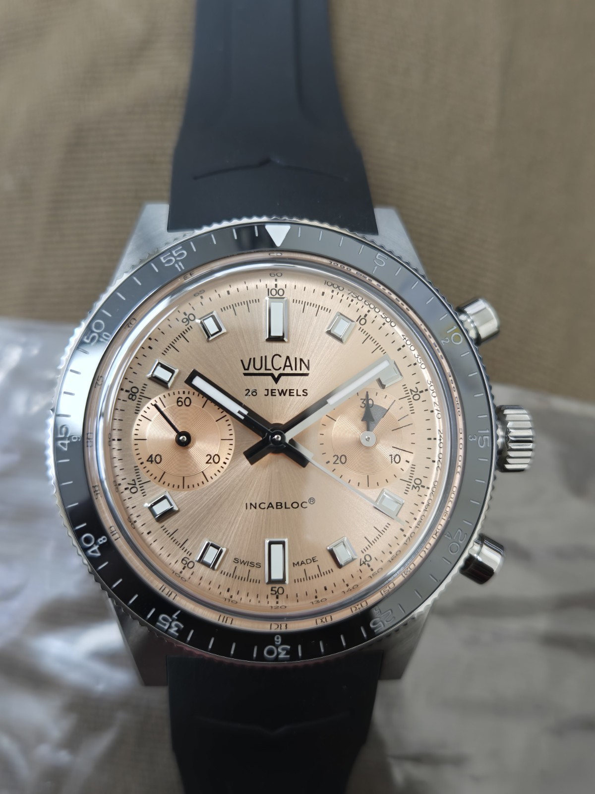 Vulcain Skindiver Chronograph Salmon Dial 39.7mm Automatic Authorized Dealer