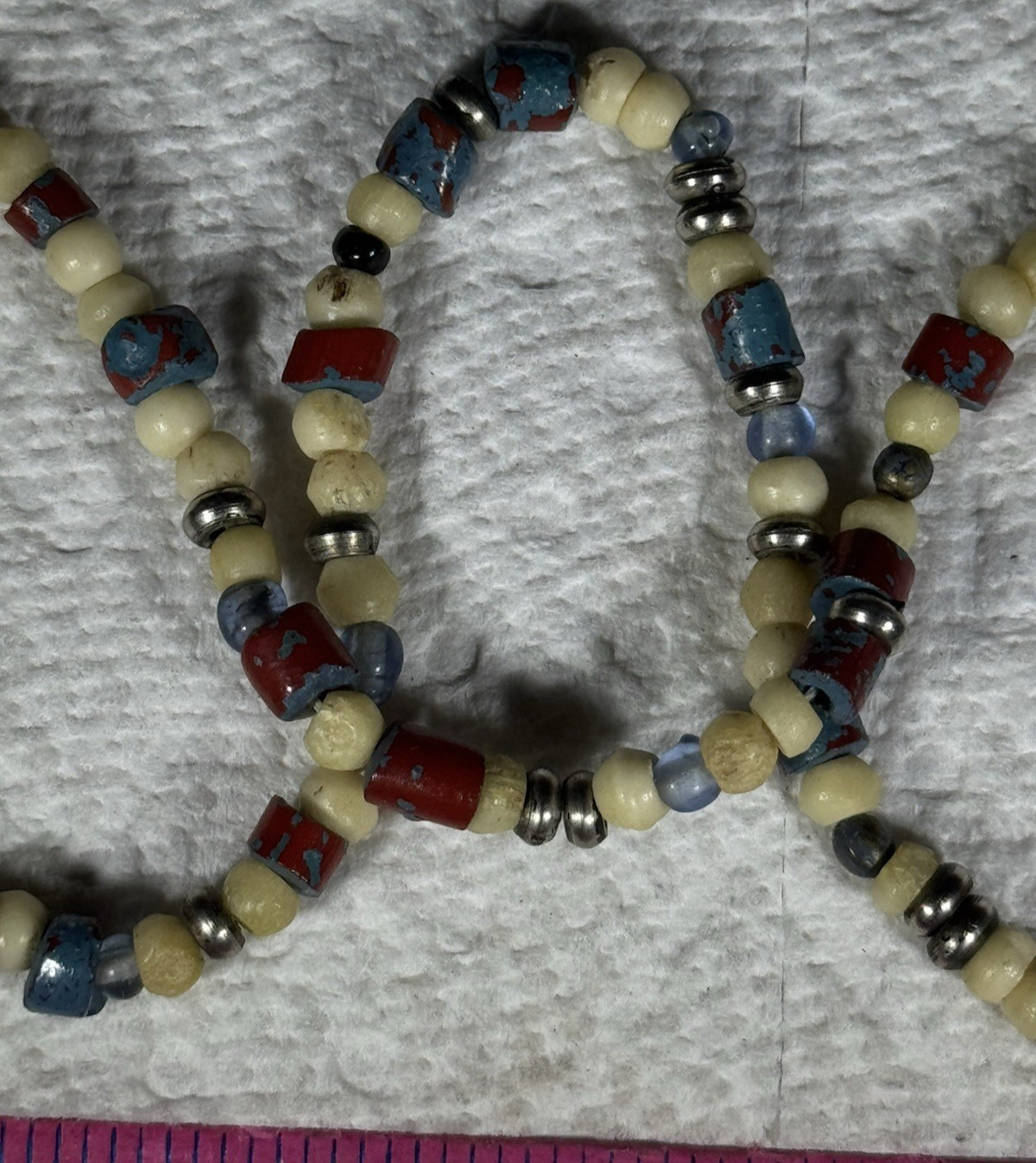 COLORFUL MIXED MATERIALS BEADED NECKLACE 16″ LONG TURQUOISE? PLASTIC METAL GLASS