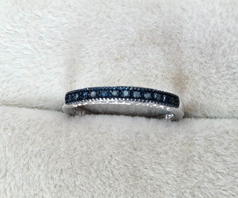 Diamond Rings–Blue/ Green/ Champagne/ White/ Yellow 0.10ctw, Mix & Match Sz 8