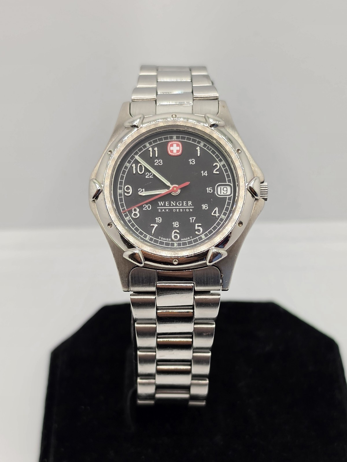 Wenger Watch S.A.K Design Men’s Quartz 100m 37.4mm Black Dial Date Stainless