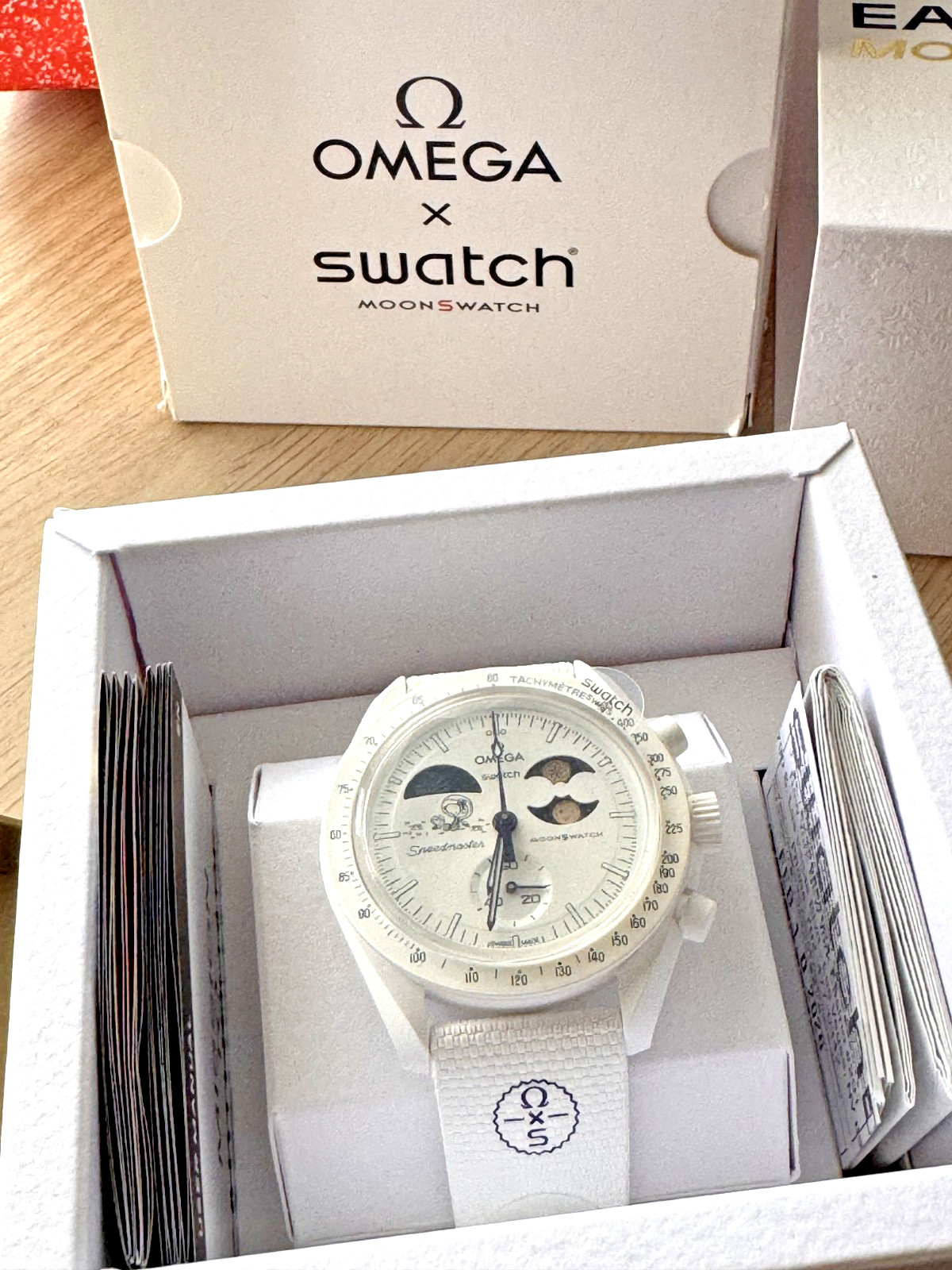 OMEGA x Swatch Cold Moon Mission to Earthphase Moonshine Gold Full Set, RECEIPT