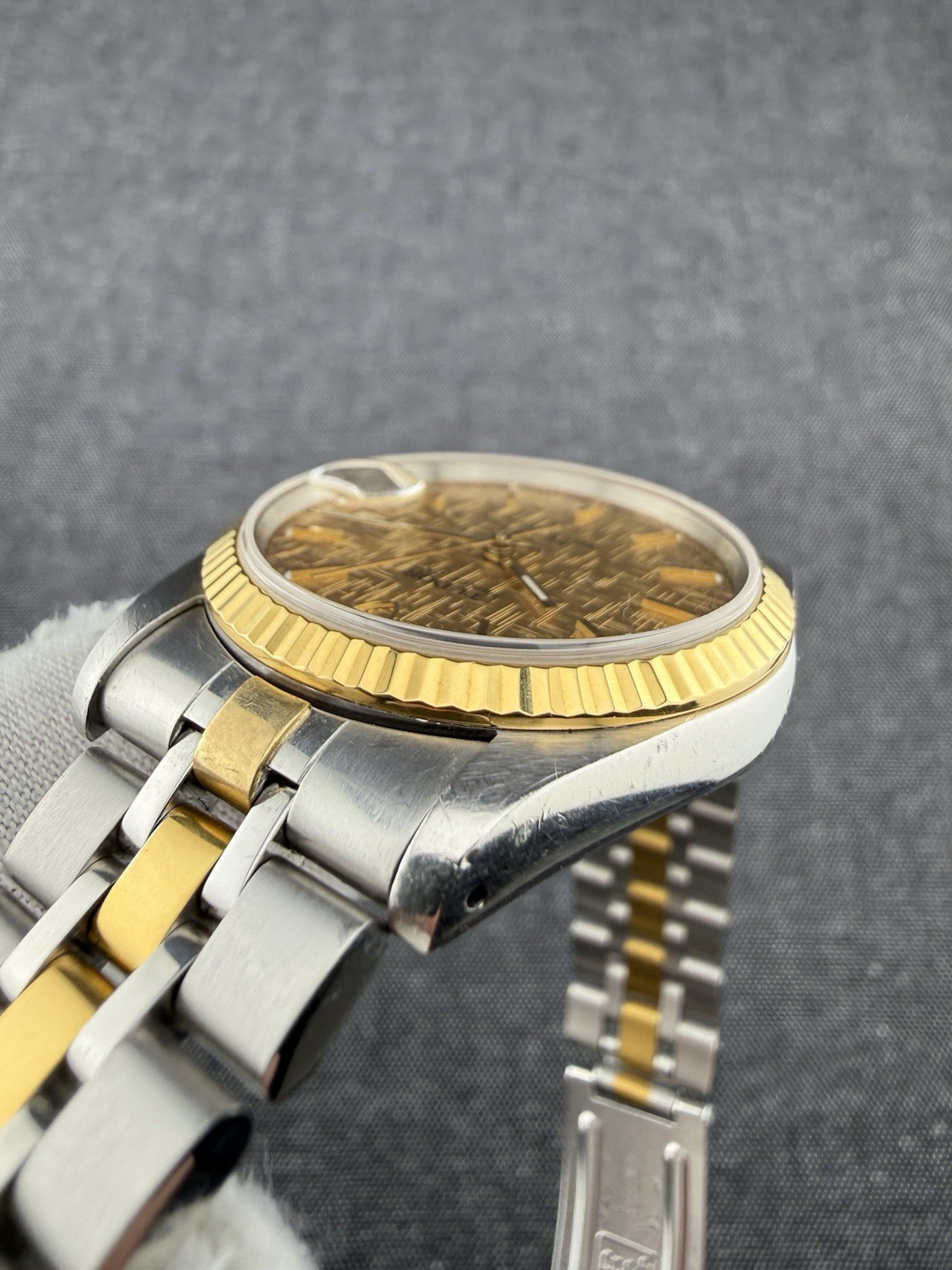 Tudor Prince Date – Ref. 74033 – Gold Linen Dial – 18k Yellow Gold Bezel!