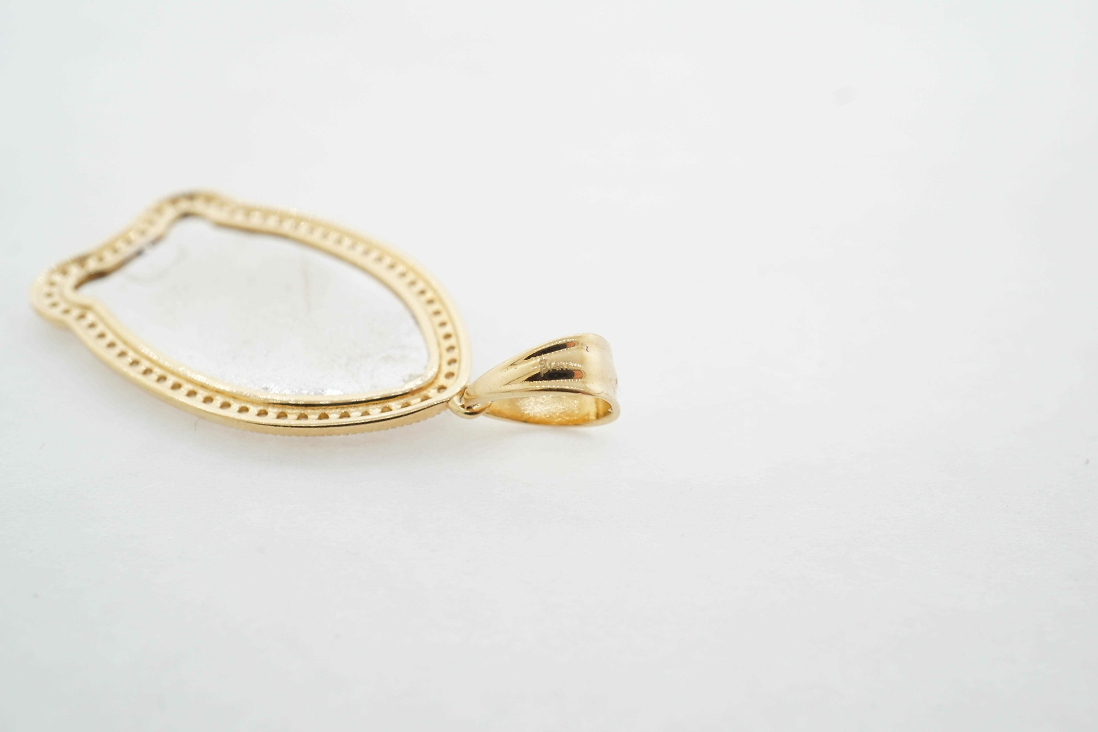 14k Multi-Tone Gold Men’s Pendant Charm Estate Sale White 1.49 4.10g