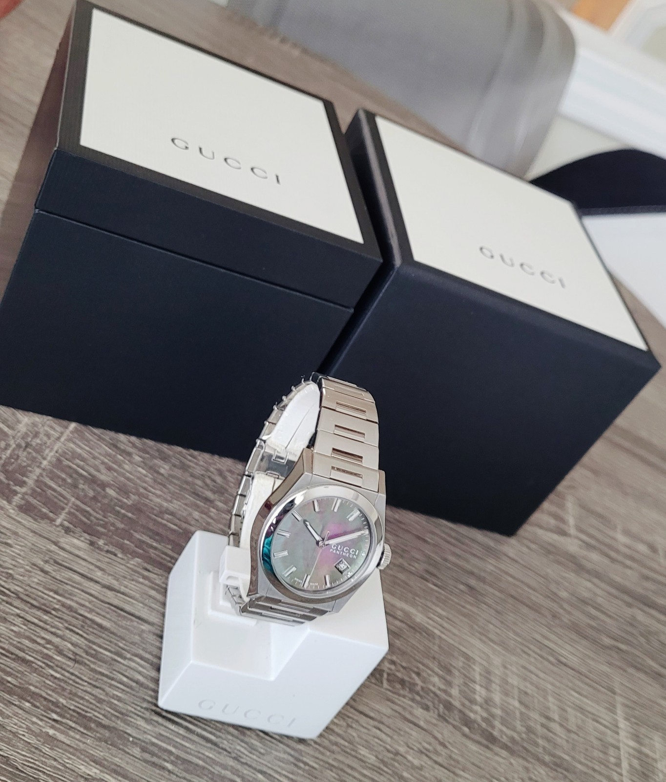 Gucci Pantheon 115.4,Authentic,35MM,Mother Of Pearl Dial,Excellent,Hardly Worn.