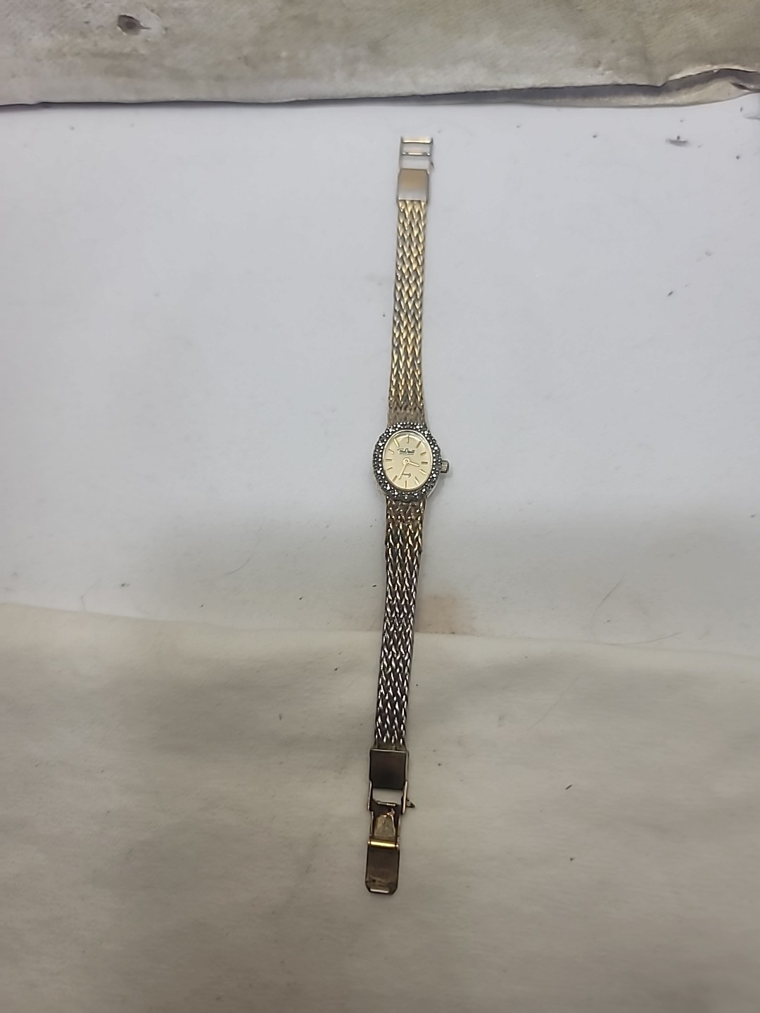 Paul Maret wristwatch (with diamond chips) – Works