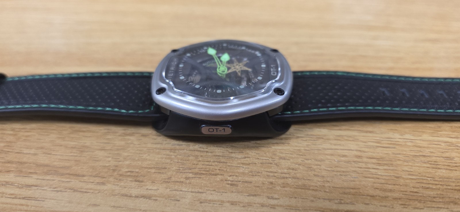 NEW / UNWORN Dietrich OT-1 Organic Time – 1st Gen Slim Box – 3 Straps