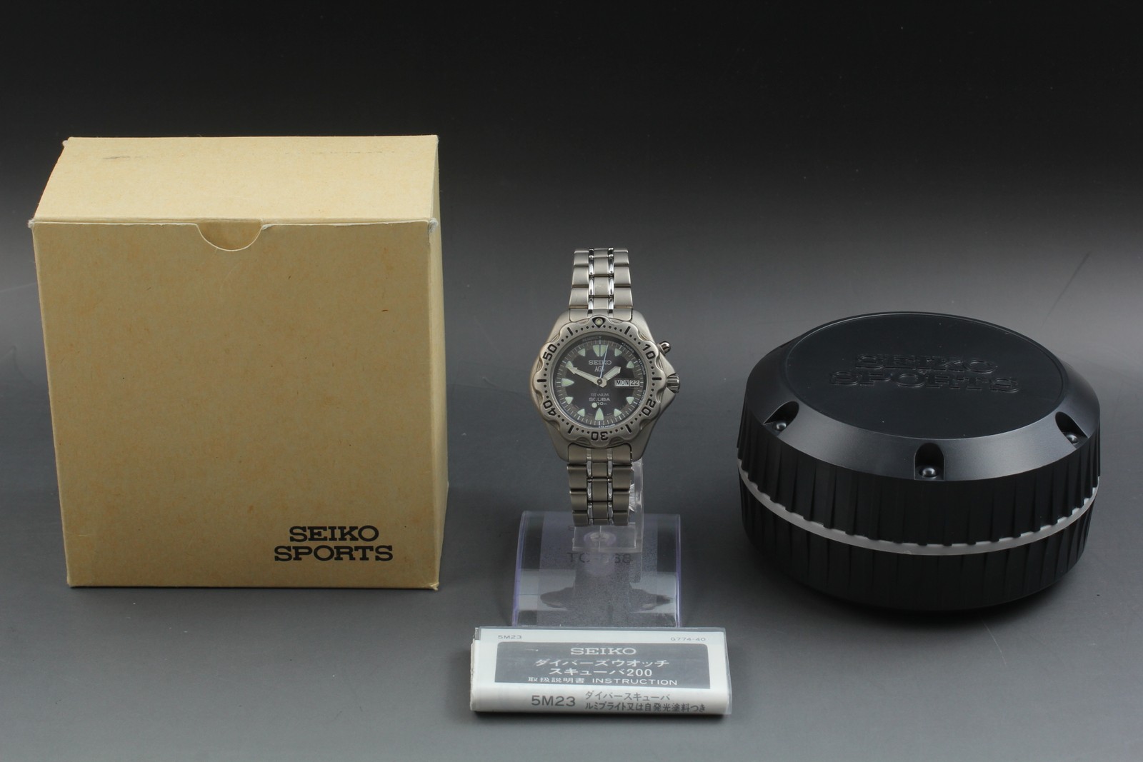 [N MINT w/ BOX] SEIKO Kinetic Titanium Diver’s 5M23-6B40 Qz Day/Date Men’s Watch