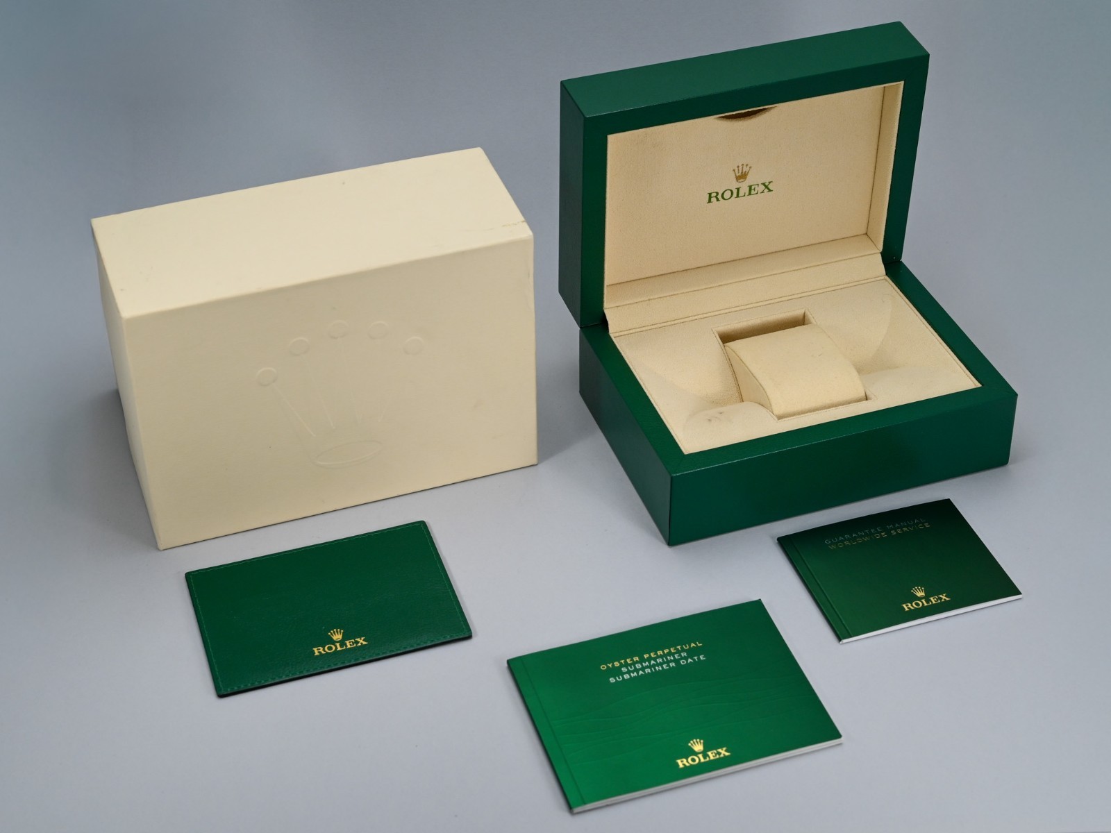 Authentic – 2014 Rolex Submariner 116610 Box Set Ref. 39139.01