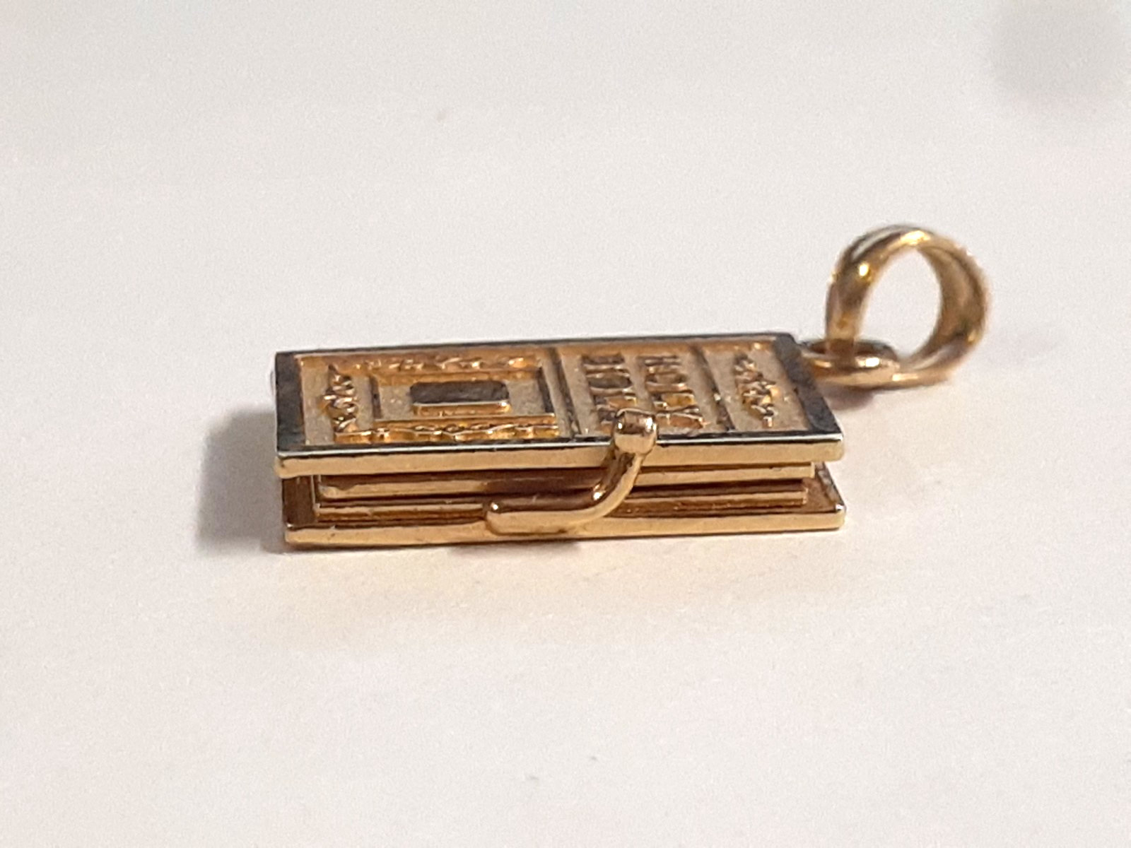 (RI4) 14k Yellow Gold Holy Bible Pendant / Charm (3.2 Grams) Size 3/4″