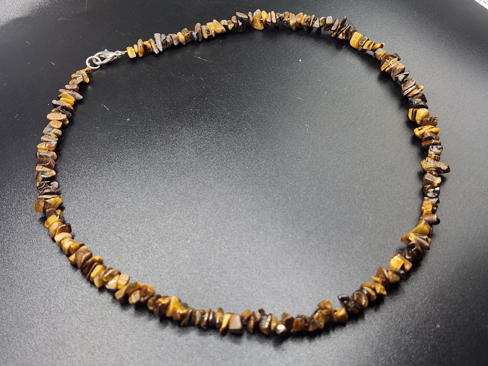 #0111 – Tiger’s Eye Chip Stone Beaded Necklace Natural Gemstone Brown Gold 24.7g