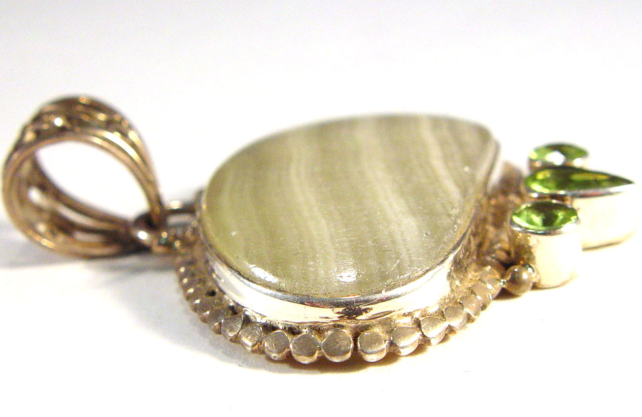 Serpentine & peridot pendant in sterling silver, 2 1/8 in with bail, 23.84 grams