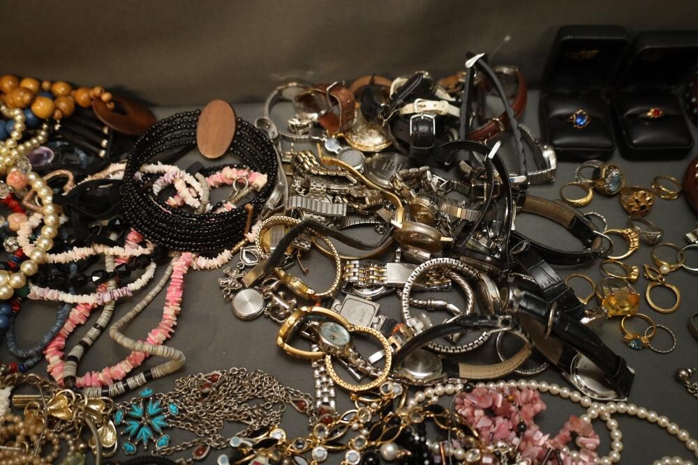 Jewelry 1 LB WEARABLE Bulk Lot Estate Vintage to Modern Costume- LOOK#G98