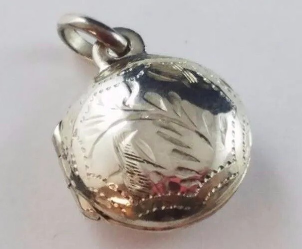 Tiny Sterling Silver (.925) Round Etched Photo Holder Charm or Pendant 0.66″