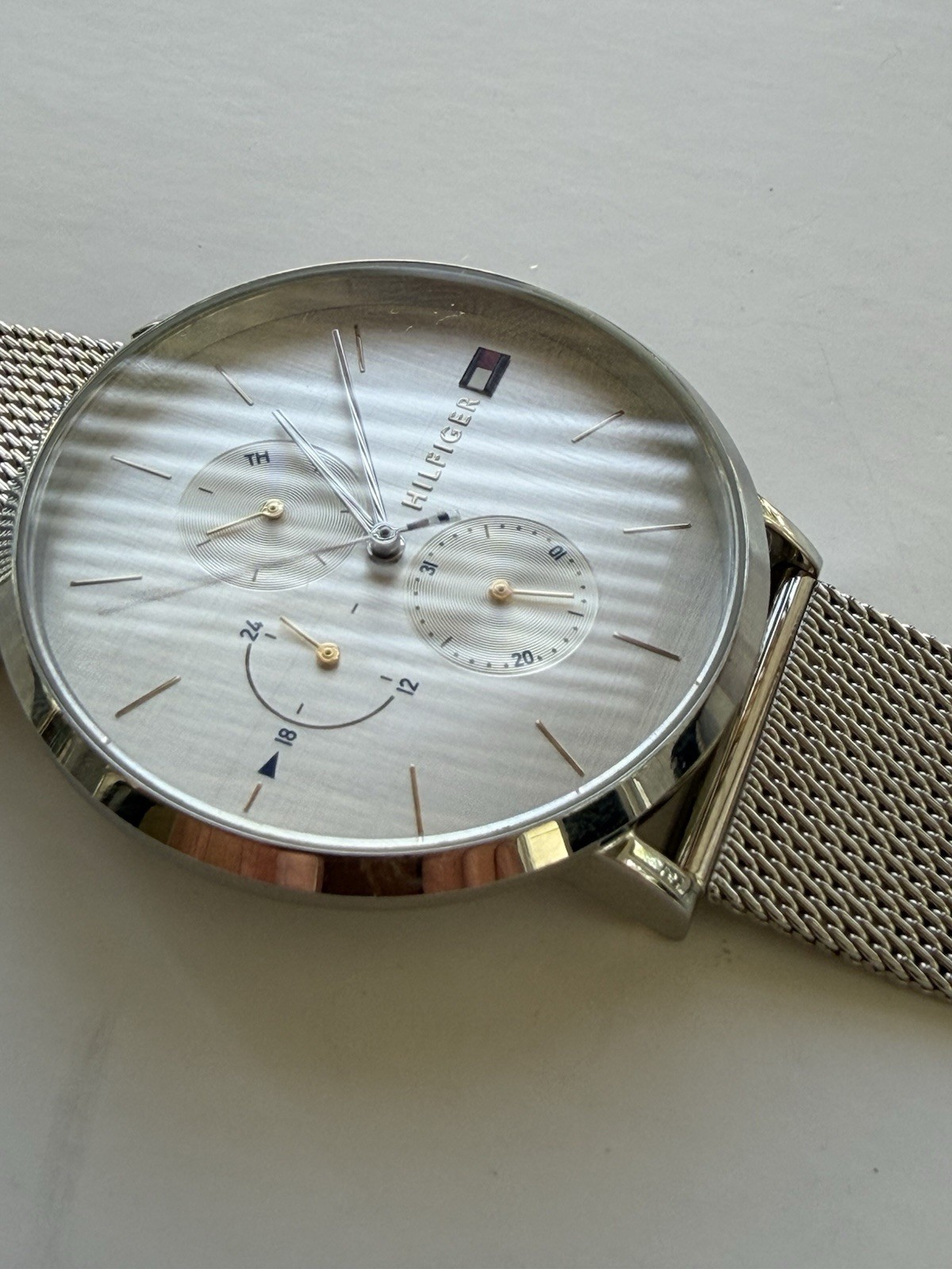 Brand New Tommy Hilfiger Minimalist TH.353.3.14.2462 Day Date Hour Just Gorgeous