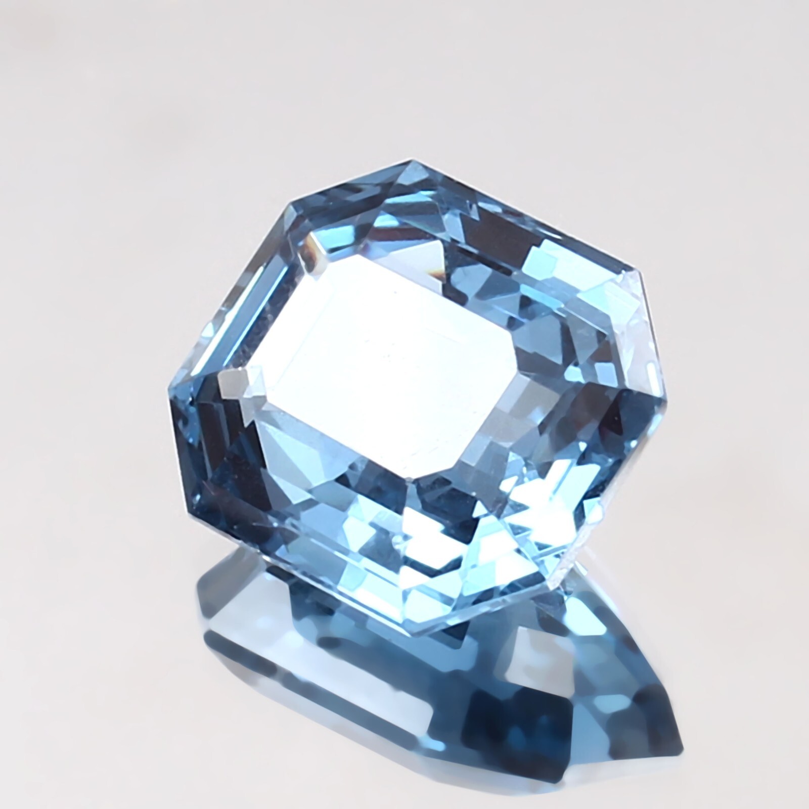 AAA Natural Flawless Blueish Aquamarine Loose Radiant Shape Cut Gemstone 13.60Ct