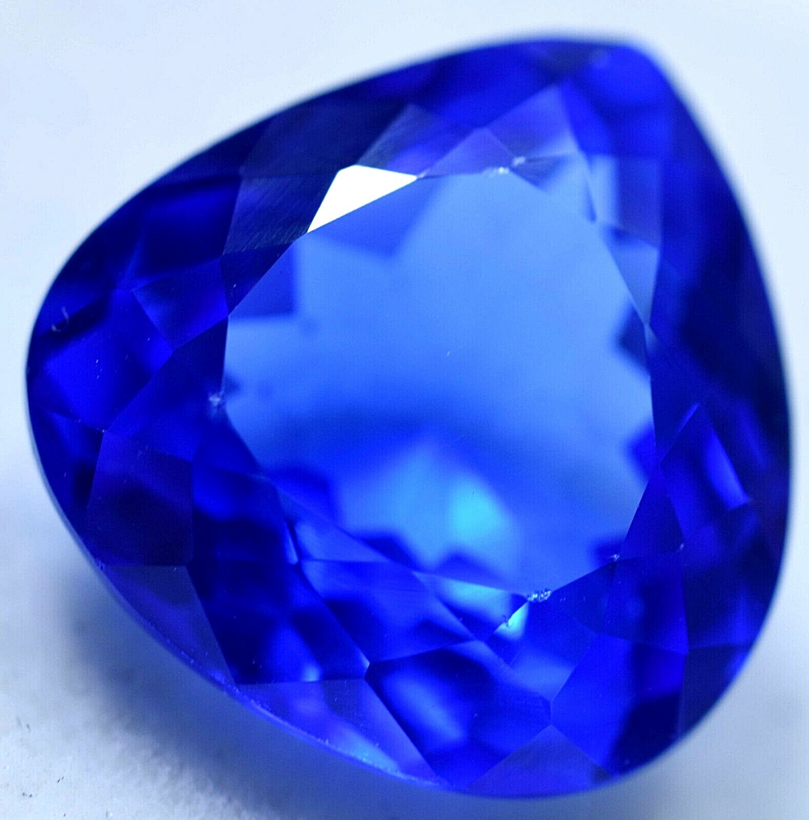 Rare 11.70 Ct Natural Lustrous Blue Tanzanite GGL Certified Treated Gemstone