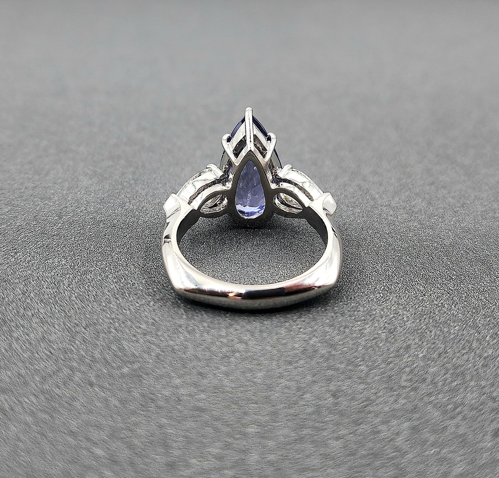 5.09 ct GIA Certified NH Color Change Sapphire & Diamond Ring