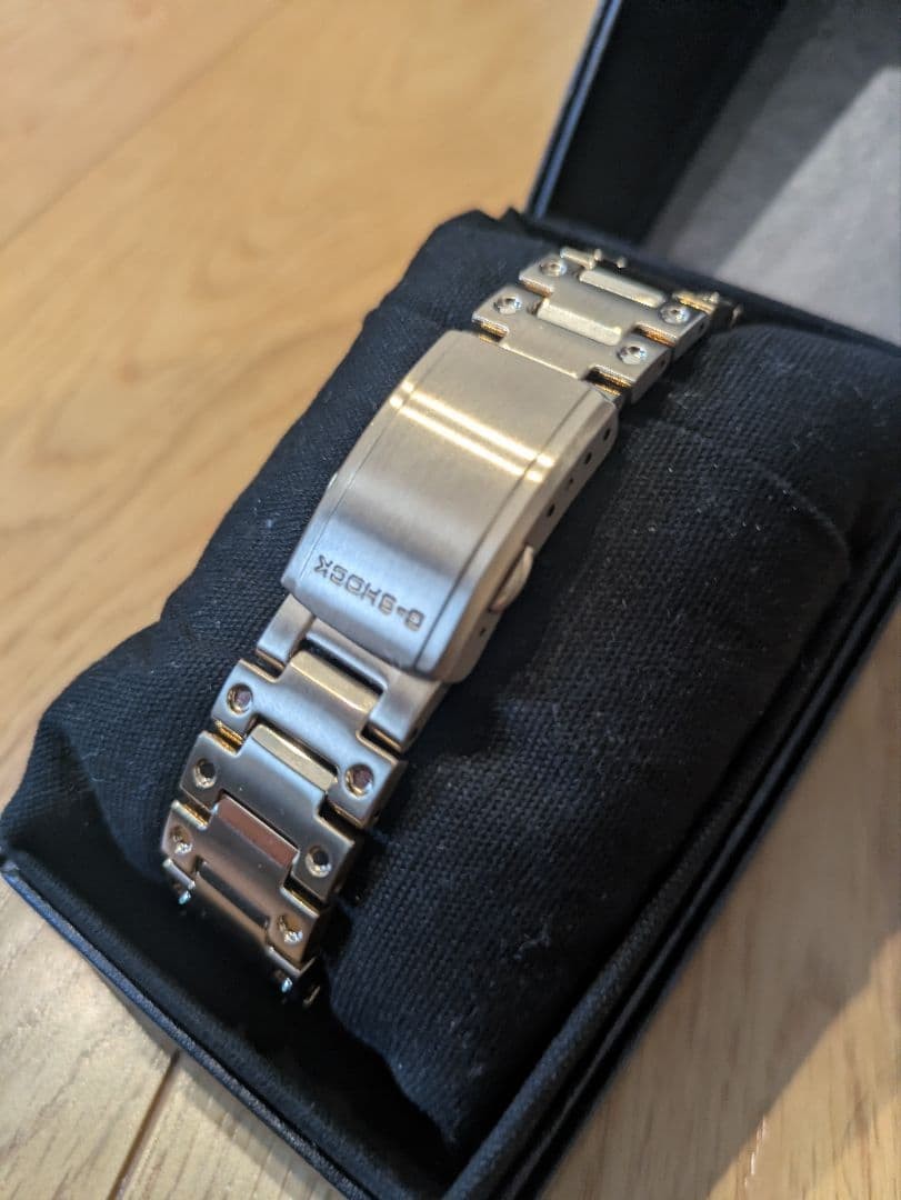 Brand new equivalent G SHOCK GM B2100GD 9AJF