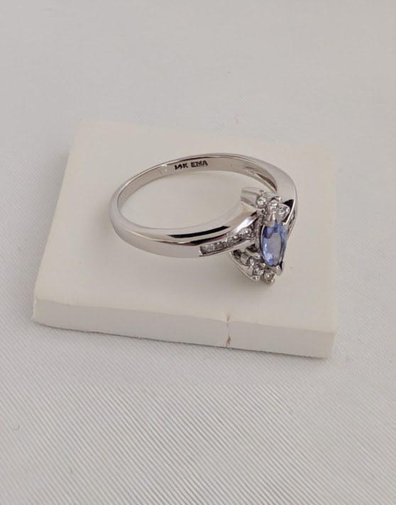 Tanzanite & Diamond Ring 14K Gold 3.2 Grams Retail Price $1299 Make Me An Offer!
