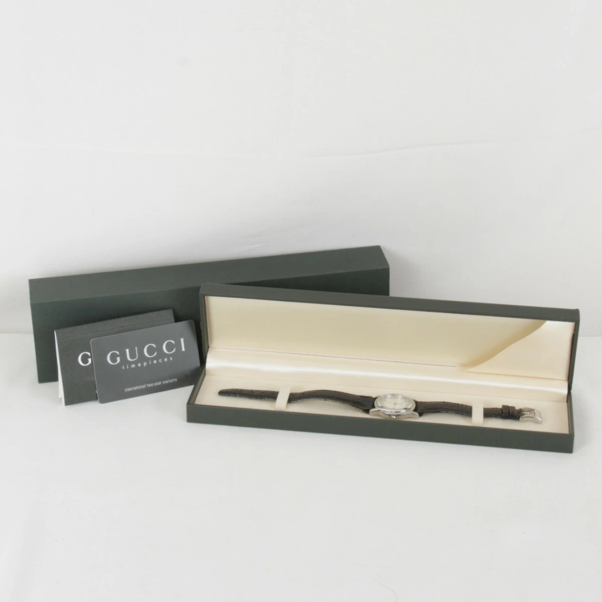Gucci 5500L Silver St. Steel Quartz Round Watch Used with Box and Guarantee