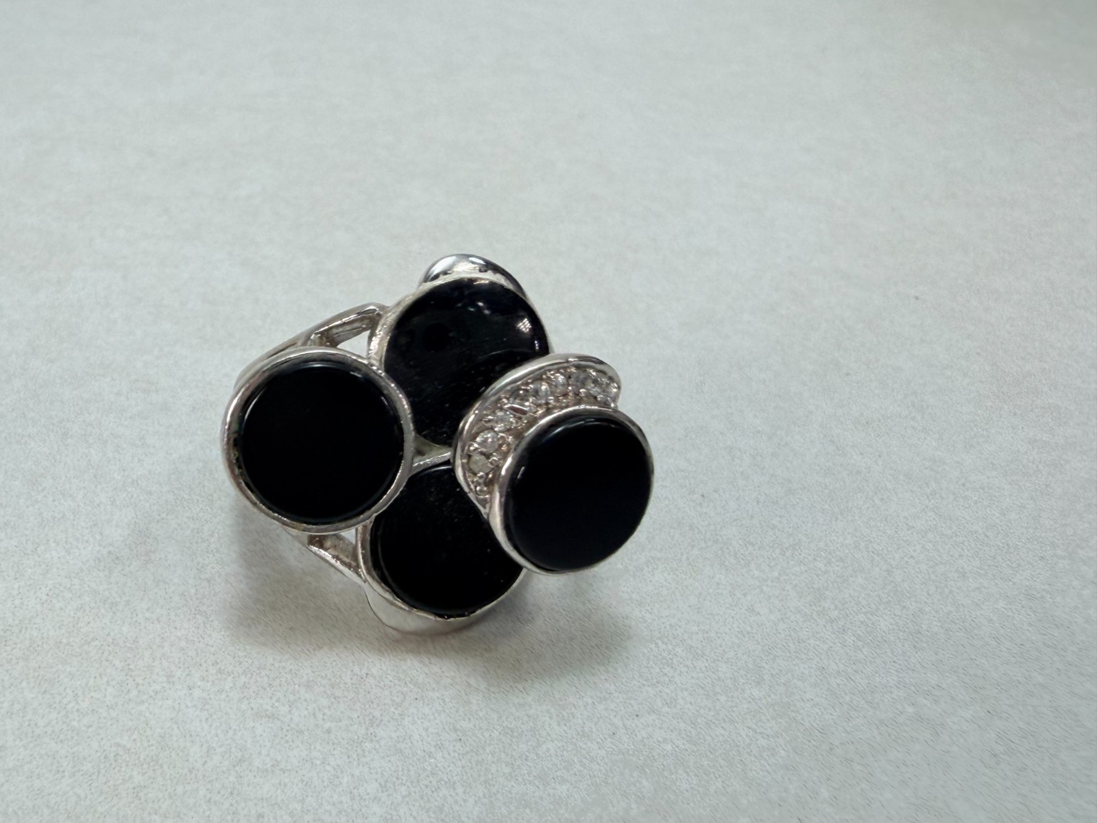 Modern Black Onyx Rhinestone Statement Ring Silver Tone Fashion Ring Size 7