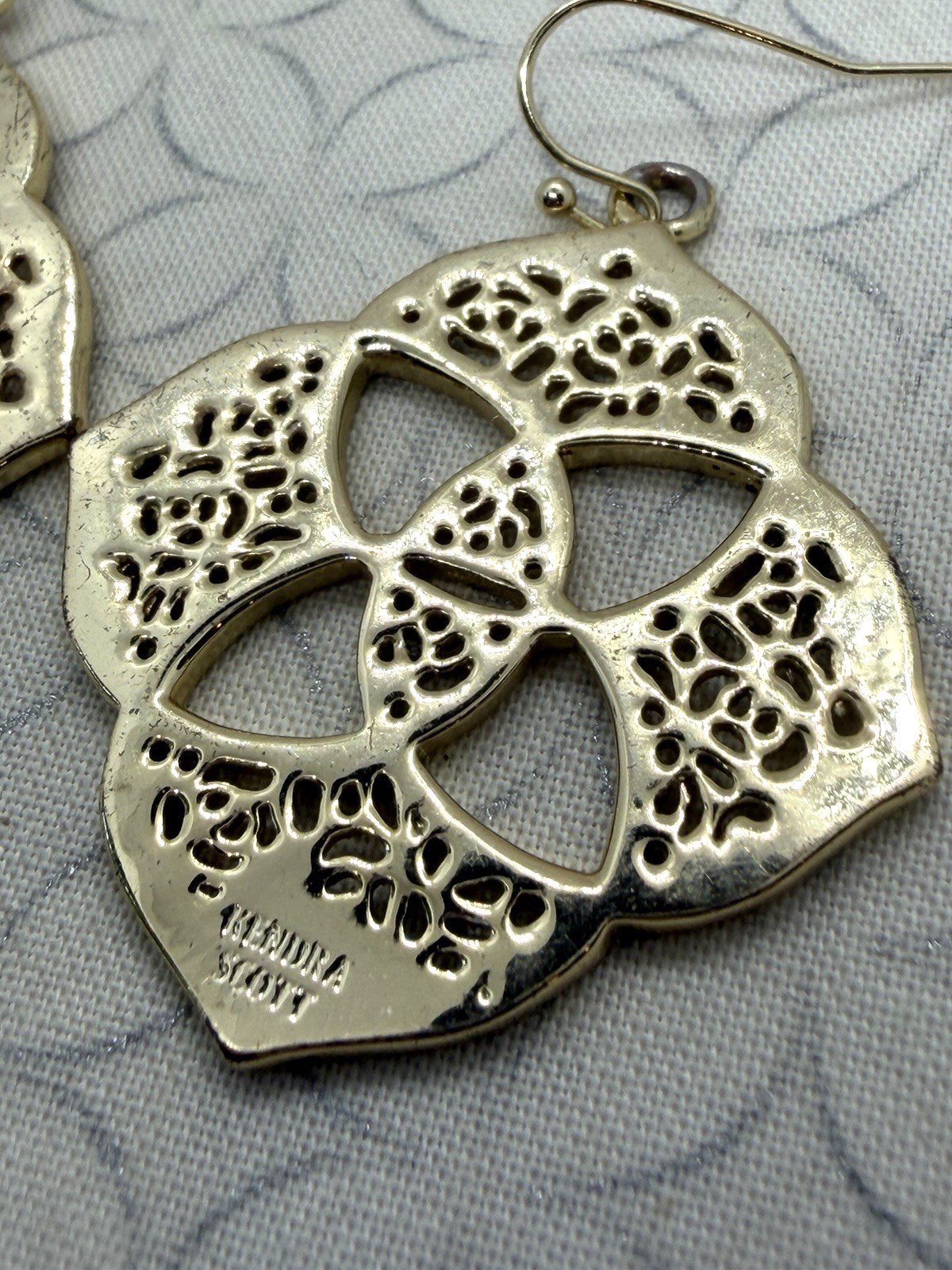 Kendra Scott Logo Dawn Drop Earrings Gold tone Used (H)