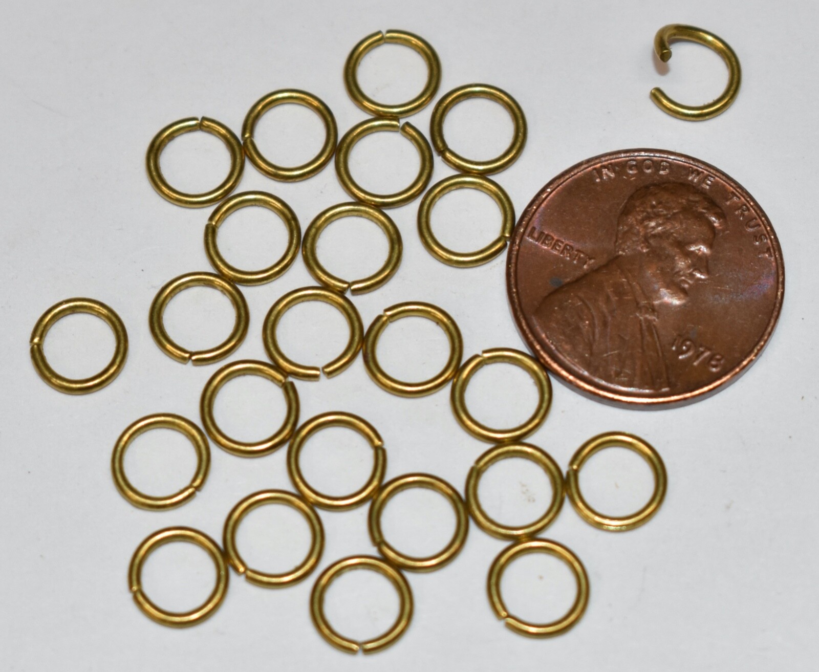 VINTAGE 24 BRASS OPEN SPLIT JUMP RINGS 6.9mm